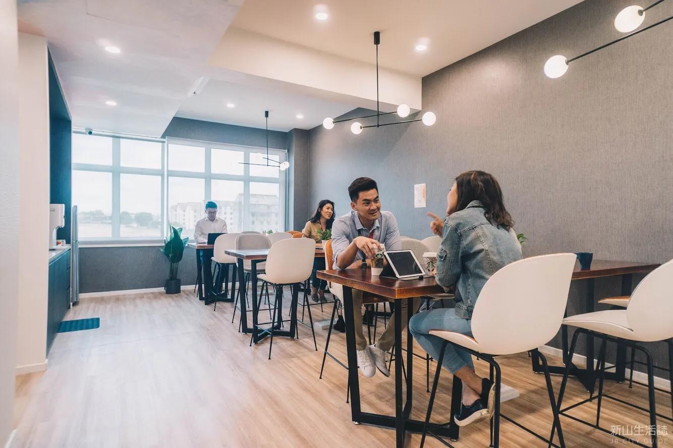 Hot Desk (Long Term)