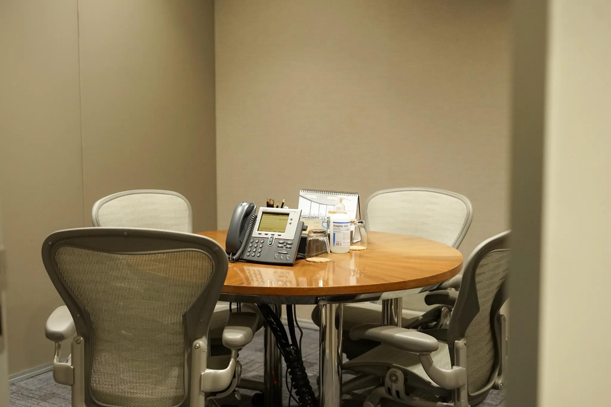 Meeting Room (4 Pax)