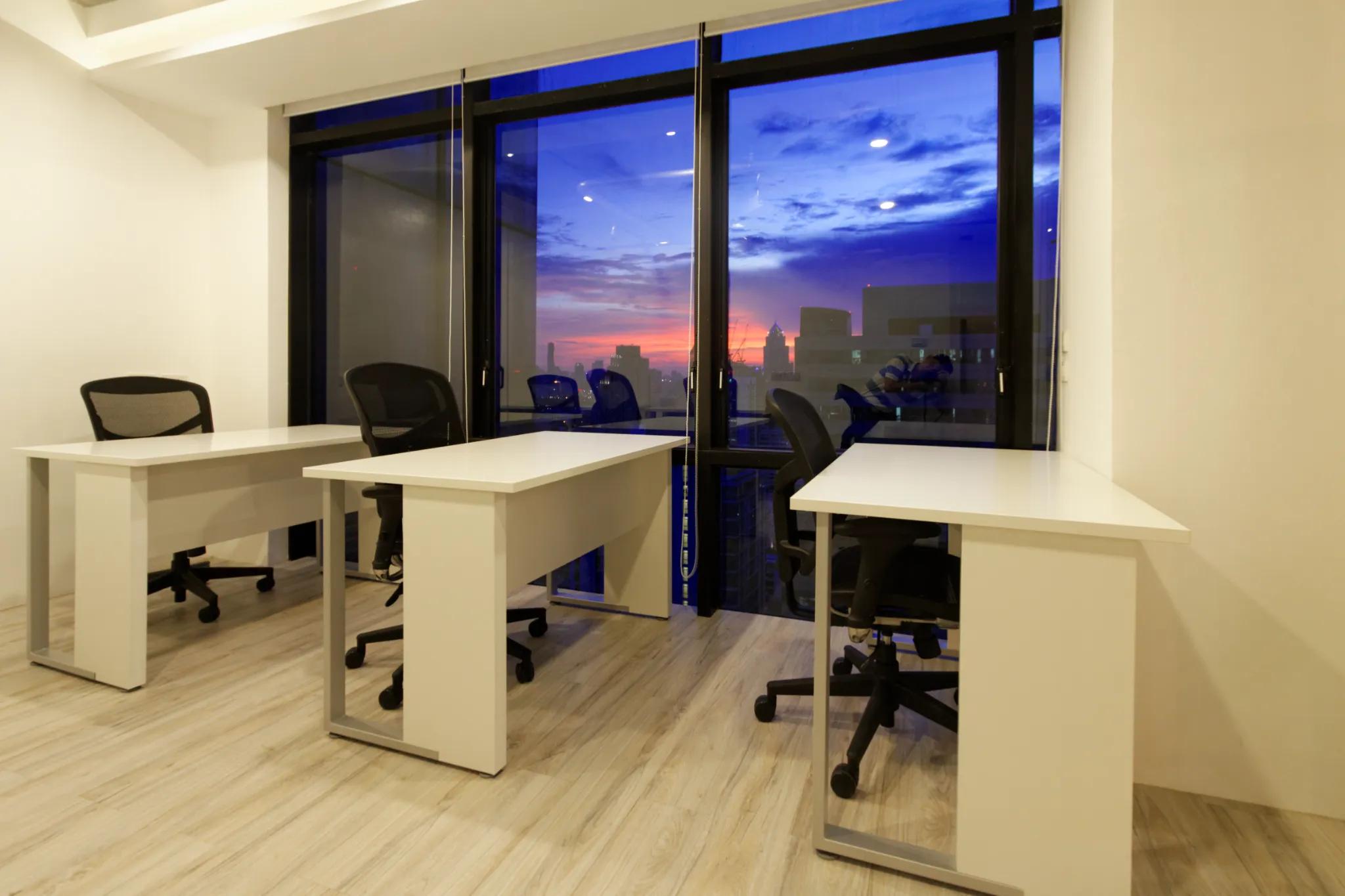 Five-Seats Private Office With View