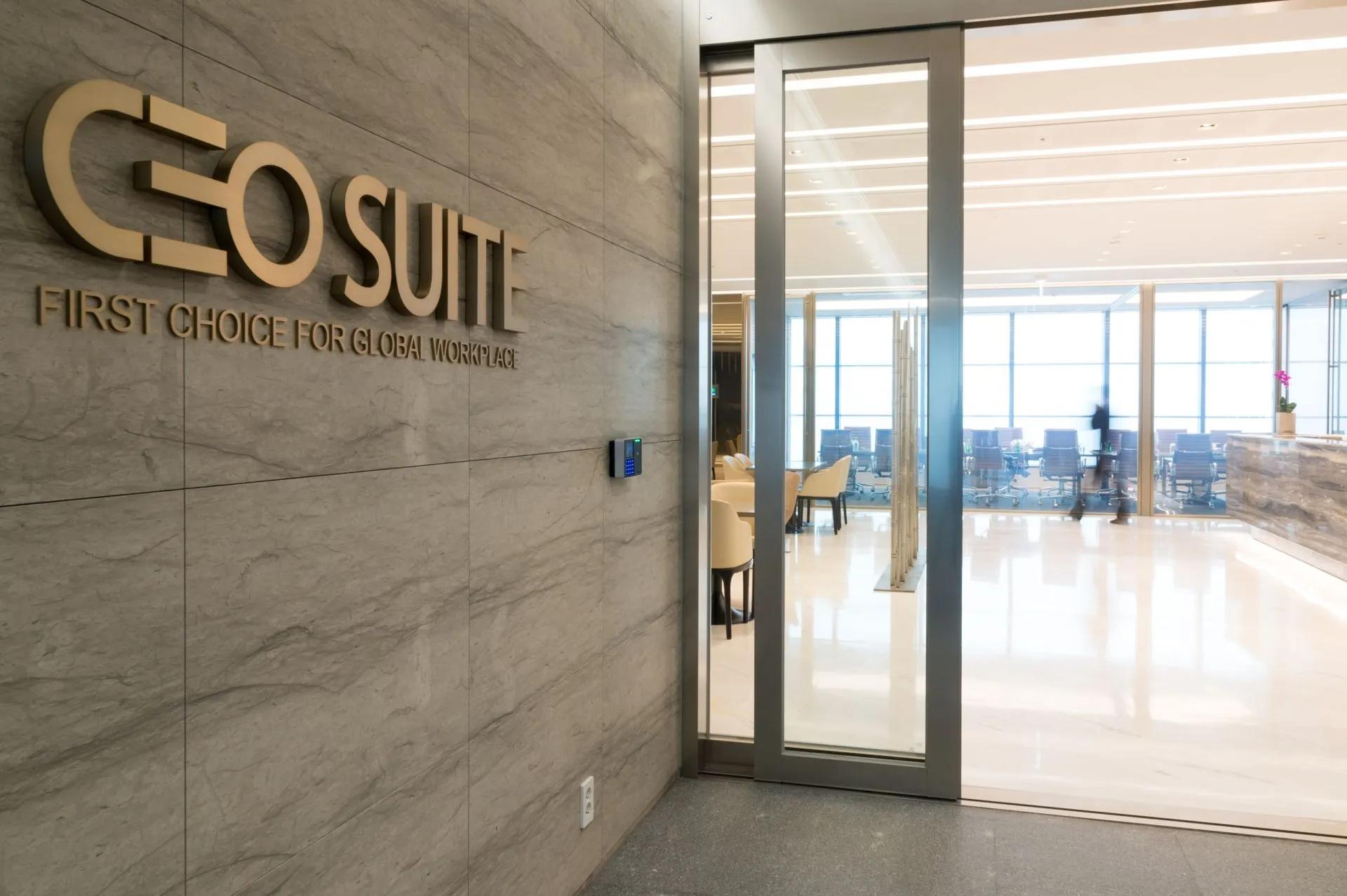 CEO SUITE @ Parnas Tower