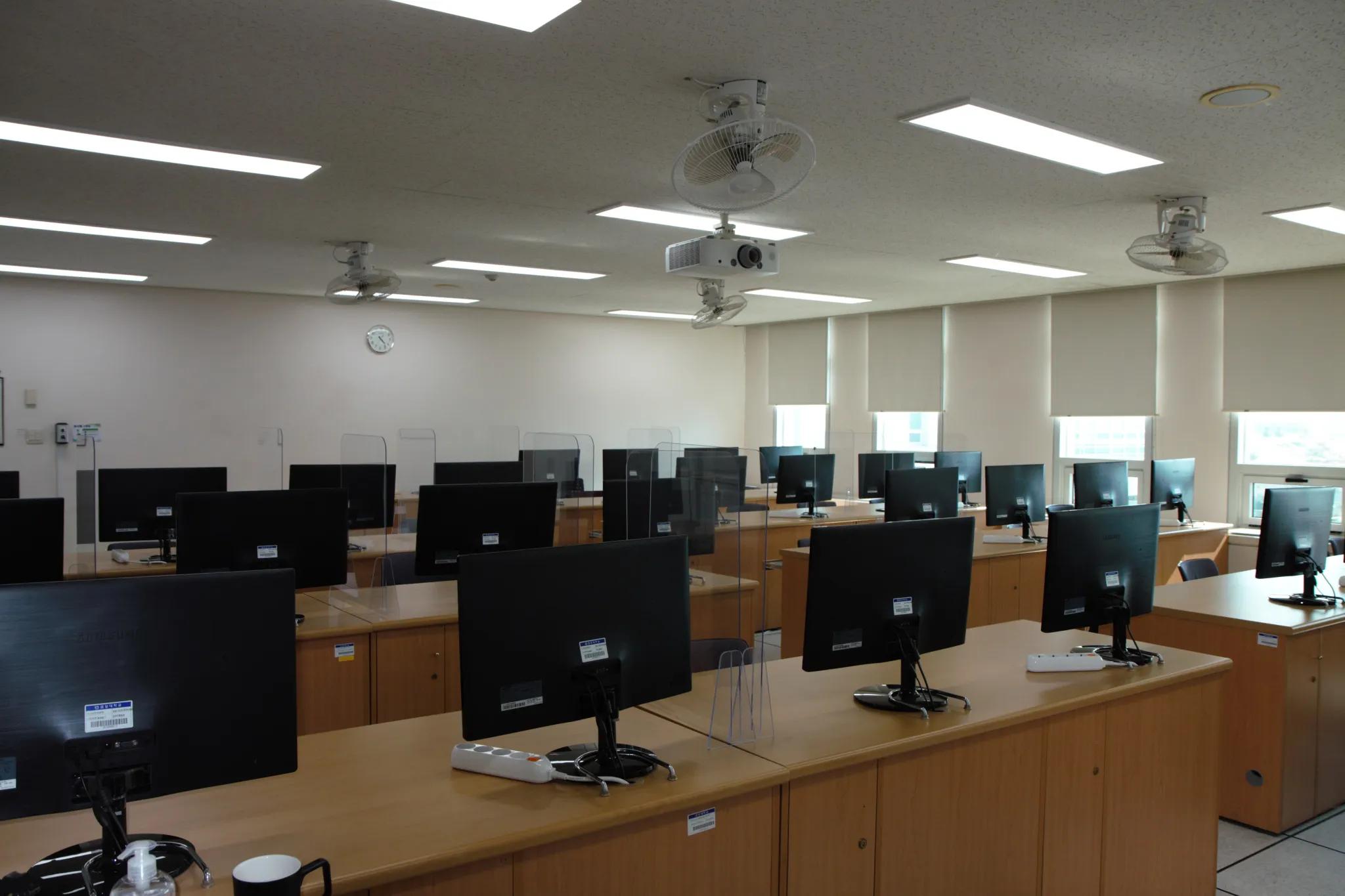 Filmplace @ 대학교 컴퓨터실